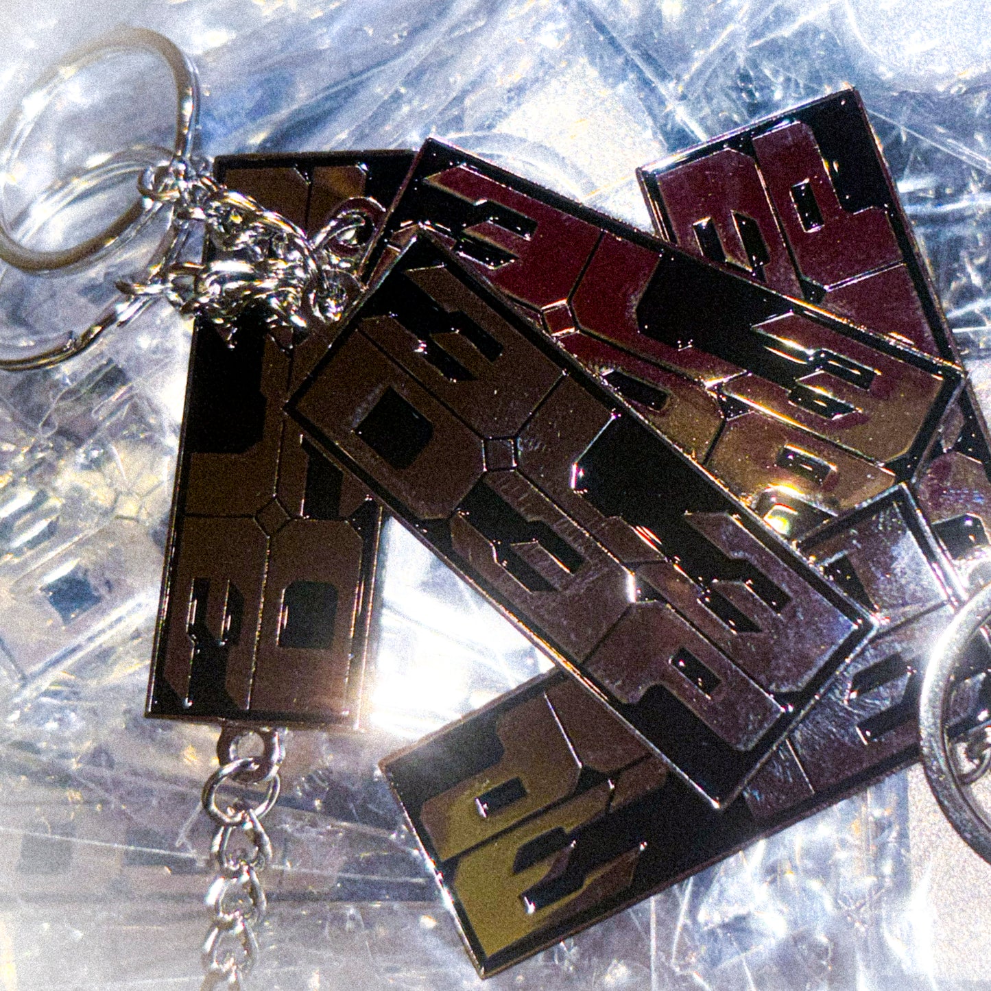 KEYCHAIN : METALLIC LOGO